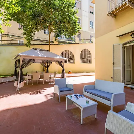 Apartment Donna Filomena Con Patio By Wonderful Italy