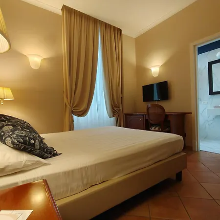 Nuvo Naples