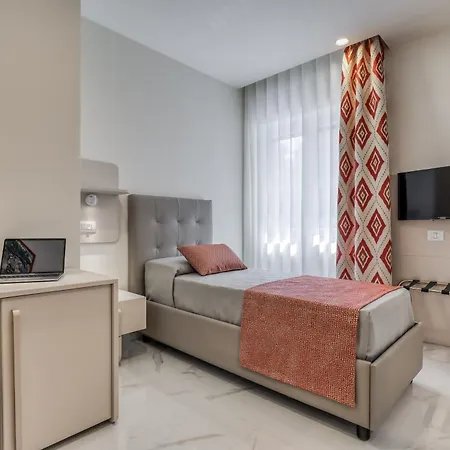 Vomero High 3* Napoli