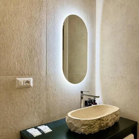 Anno13suites Guest house
