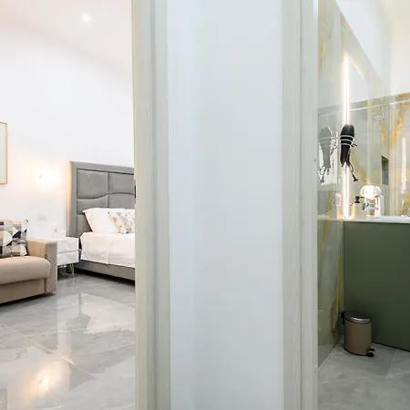 Giordano Center * Naples
