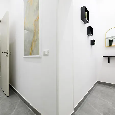 Giordano Center Apartment *