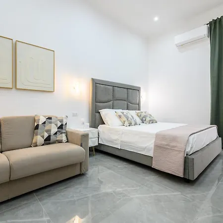 Giordano Center Apartment