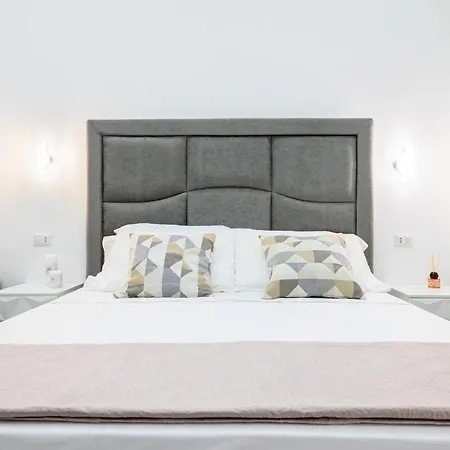 Giordano Center Apartment