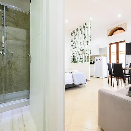 Giordano Center Apartment