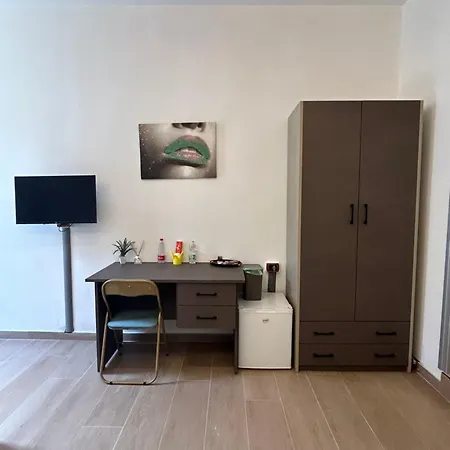 Binario 14 Piazza Garibaldi Bed & Breakfast *