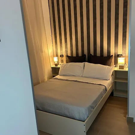 Binario 14 Piazza Garibaldi Bed & Breakfast *