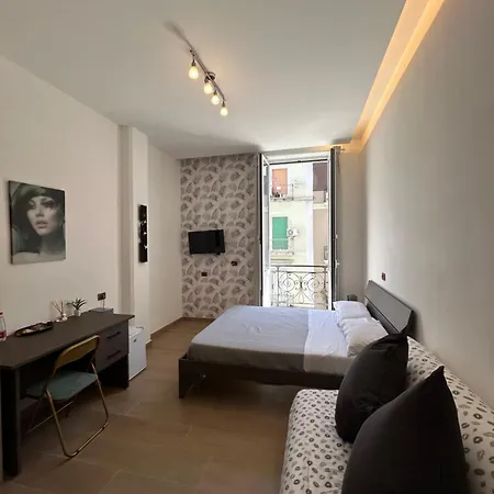 Bed & Breakfast Binario 14 Piazza Garibaldi Napoli