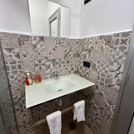 Bed & Breakfast Binario 14 Piazza Garibaldi *