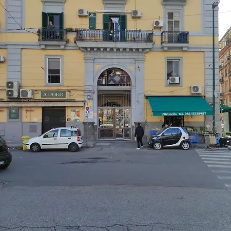 Na' Stanza In Piazza * Napoli