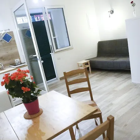 Giu Da Alice Apartment Naples