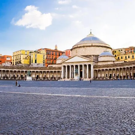 Luxury Style Naples