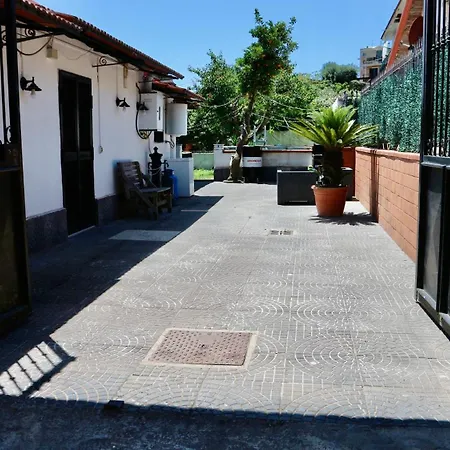 In Villa Neapel
