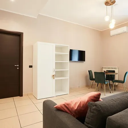 Vicky's Luxury By Napoliapartments * Naples