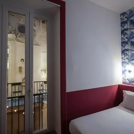 Alma De Chiaja - Design & Apartment Naples
