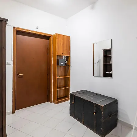 Apartment Casa Arenula By Domusextra Naples