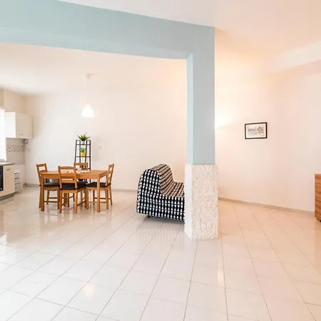 Apartment Casa Arenula By Domusextra Naples