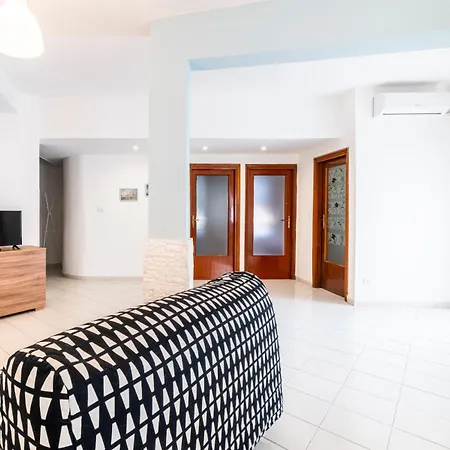Apartment Casa Arenula By Domusextra Naples