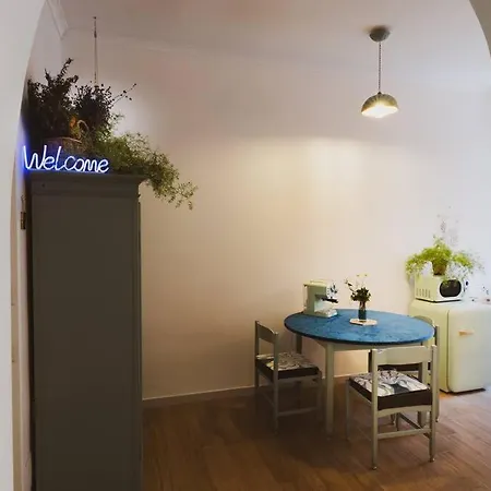 Dreamers' Garden Apartment