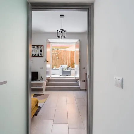 Independent House 51 Apartment