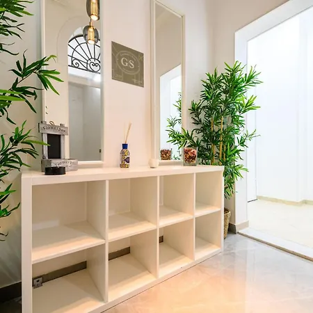 Giordano Center Гостевой дом Неаполь
