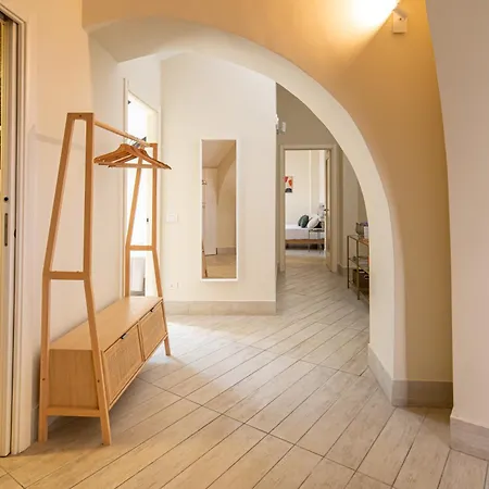 Les Maisons Apartment