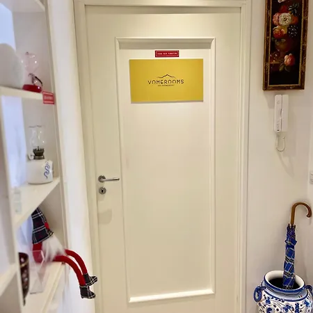 Vomerooms * Naples
