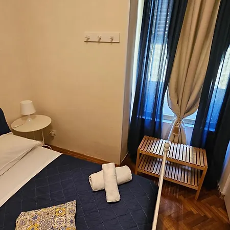 Napol-in 2* Nápoles