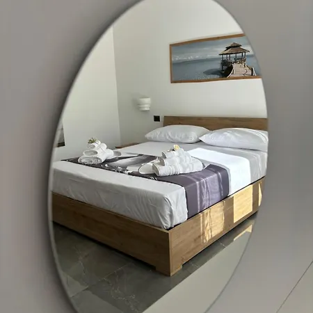 Louis Helen Apartment Naples