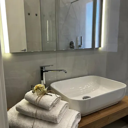 Louis Helen Apartment