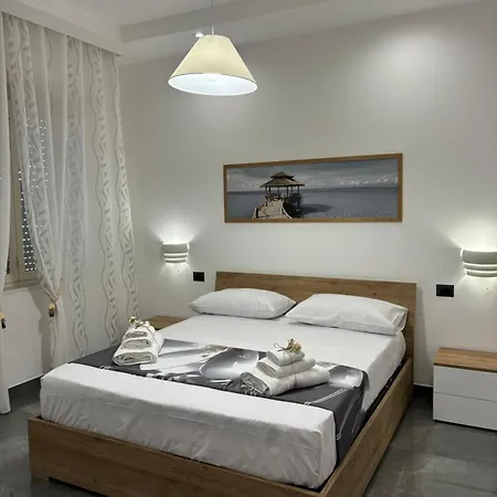 Apartment Louis Helen Naples