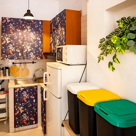 Apartment Via Mezzocannone 97 Naples