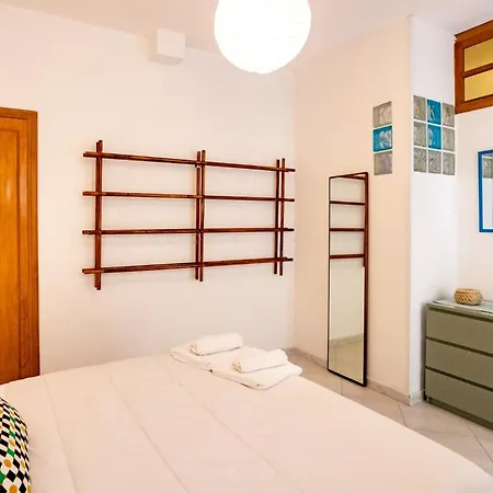 Via Mezzocannone 97 Apartment *