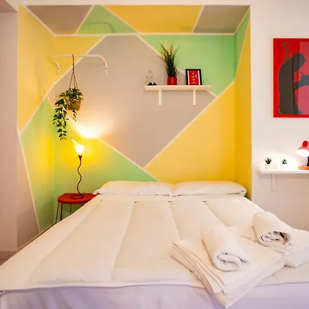 Apartment Via Mezzocannone 97 Naples