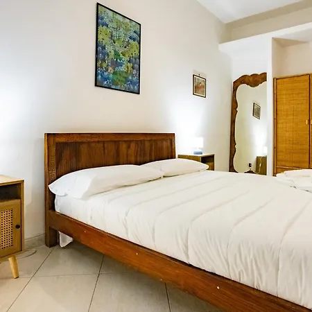 Via Mezzocannone 97 Apartment