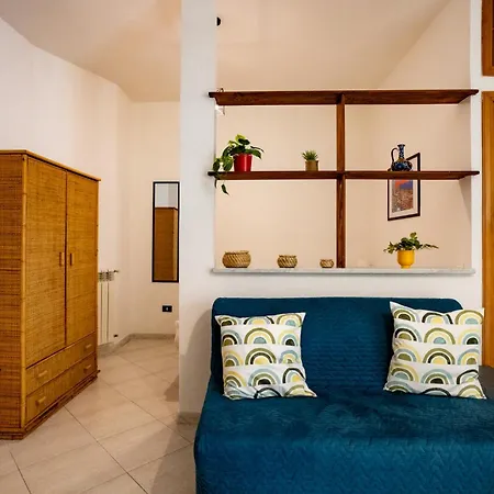 Apartment Via Mezzocannone 97