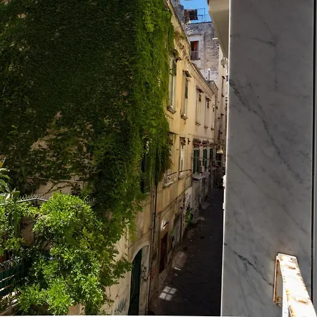 Via Mezzocannone 97 Apartment *