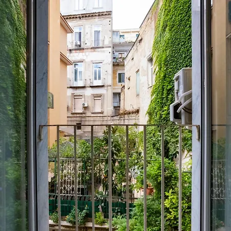 Apartment Via Mezzocannone 97 Naples
