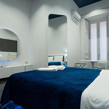 Skyhouse Chiatamone B&B