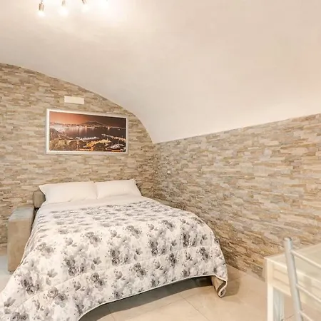 Noble Loft In Historical Building - 800m Subway Apartment