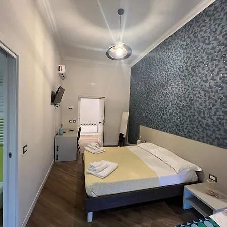 Garibaldi Guest house *