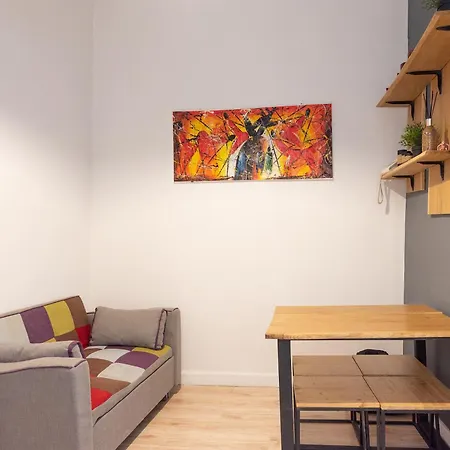 J-appartment Toledo アパート