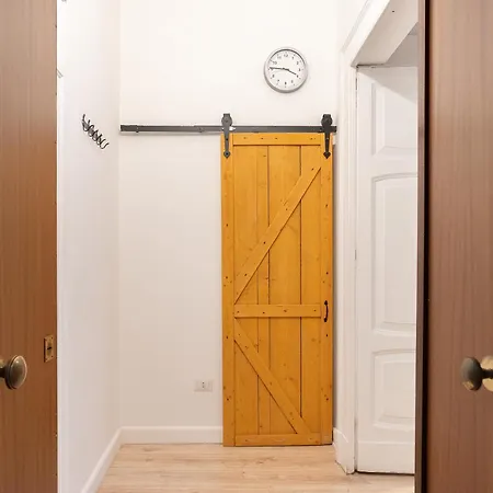 J-appartment Toledo ナポリ