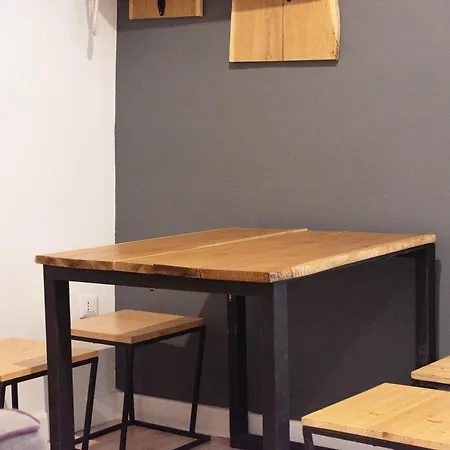 J-appartment Toledo アパート ナポリ