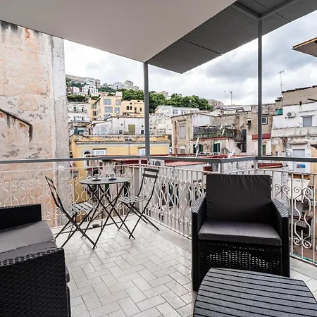 Affittacamere La Maison Di Tina Napoli