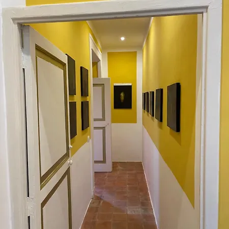 The Royal Gallery Loft In Xvi Century Palace - City Historical Center - Downtown