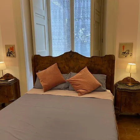 The Royal Gallery Loft In Xvi Century Palace - City Historical Center - Downtown *