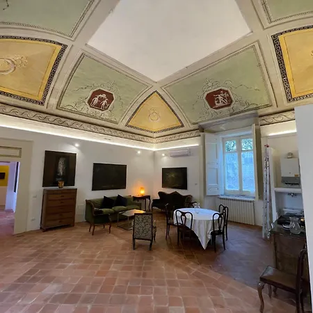 The Royal Gallery Loft In Xvi Century Palace - City Historical Center - Downtown *