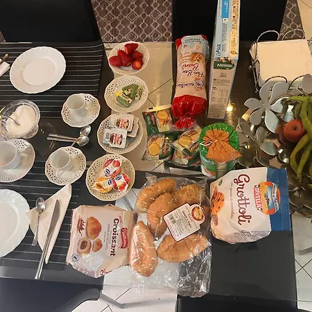 Matrimoniale Ampia Con Bagno Privato In Condiviso Kwatera prywatna