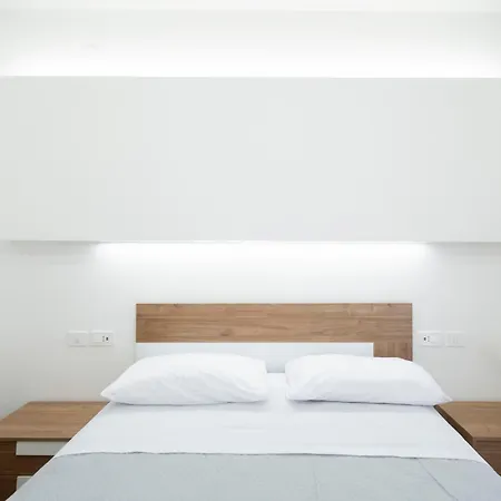 Bed & Breakfast Factory *